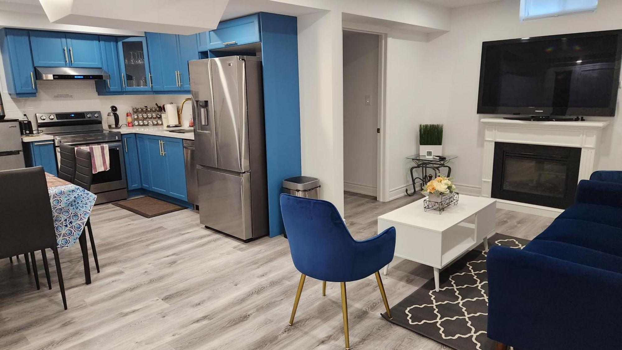 2 Bedrooms 2 Washrooms 2 Parking Spots Basement Apartment ニューマーケット エクステリア 写真