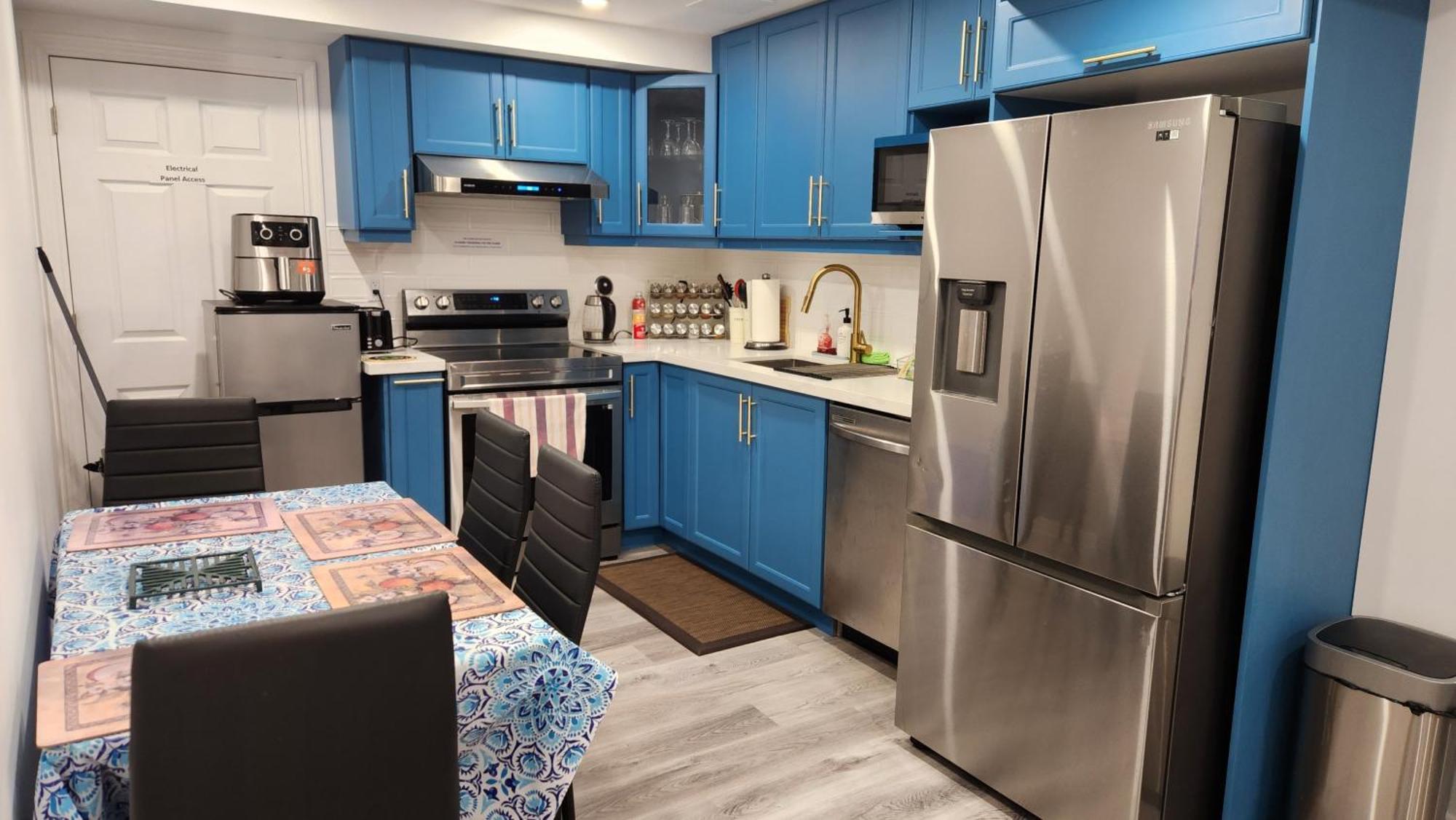 2 Bedrooms 2 Washrooms 2 Parking Spots Basement Apartment ニューマーケット エクステリア 写真